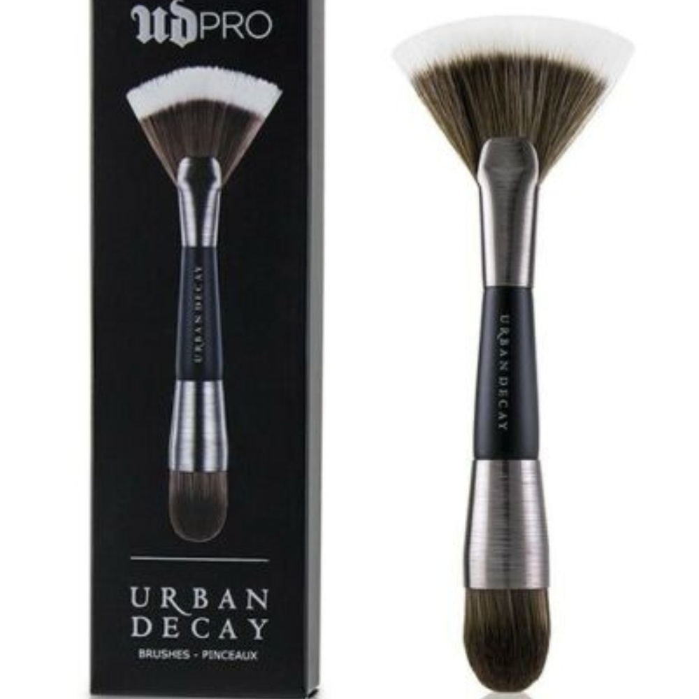 Urban Decay UD Pro Contour Shapeshifter F113 Brush